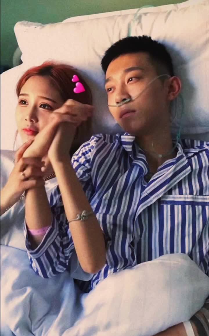 李嘉欣穿一万多婚纱在鹤轩病床求婚鹤轩说嘉欣是他这辈子赶不走女人