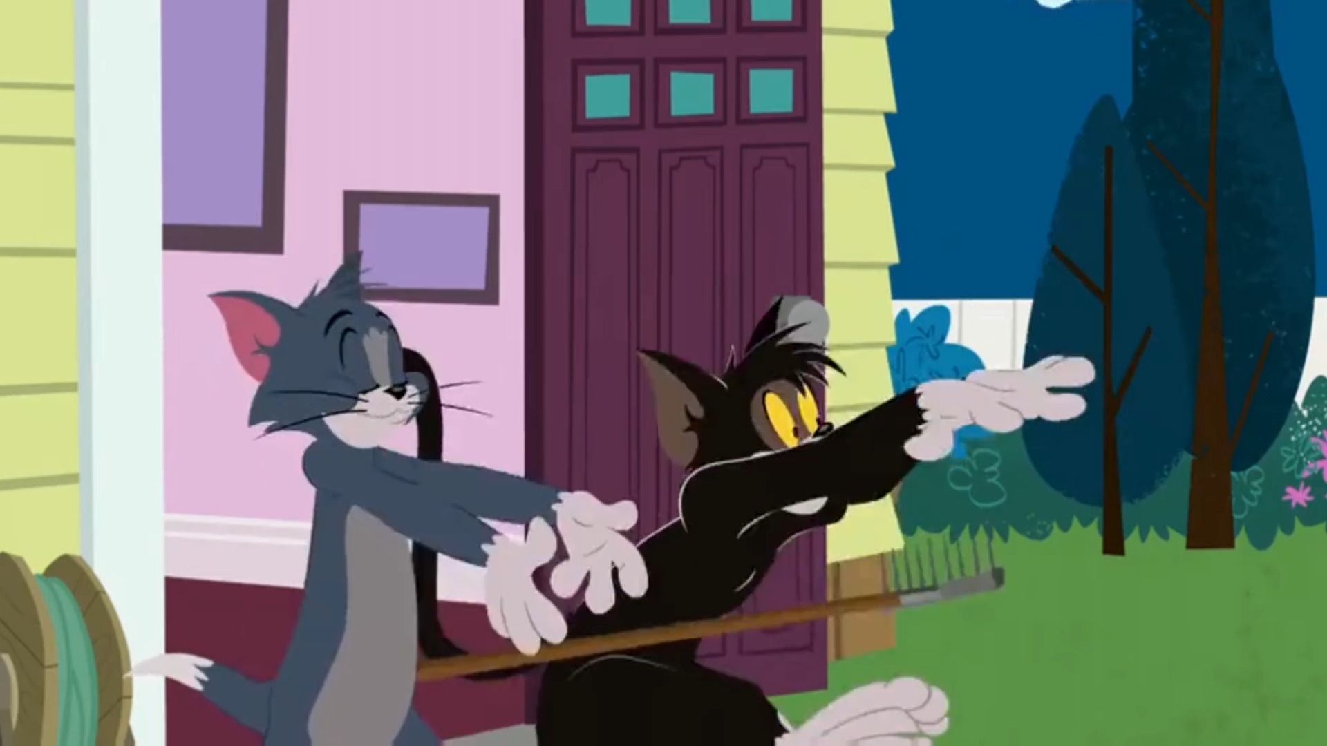 猫和老鼠:汤姆和布奇都想向美女献殷勤,两人为了冰块打起来!