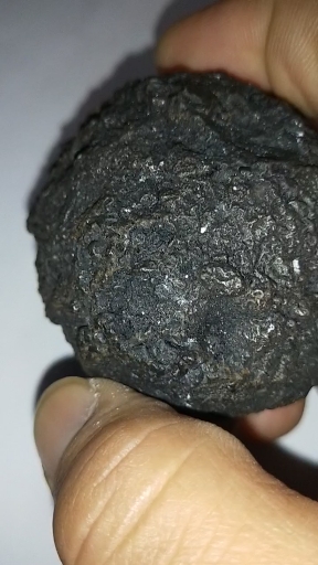 碳质稀有金属陨石