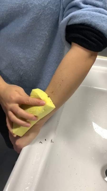 把你家洗澡用的钢丝球扔了吧试试这个搓澡海绵