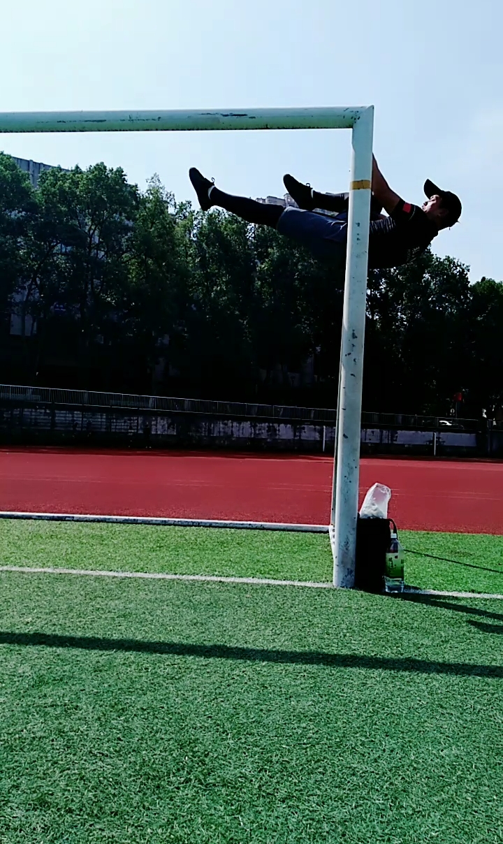 健身宁教练传递健身正能量#前水平伸单脚练习