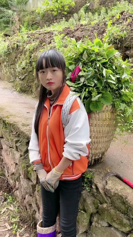 暂不支持查看图片) 回复 013天前 汝凝绿5c16天前 姑娘农村挺好的,你