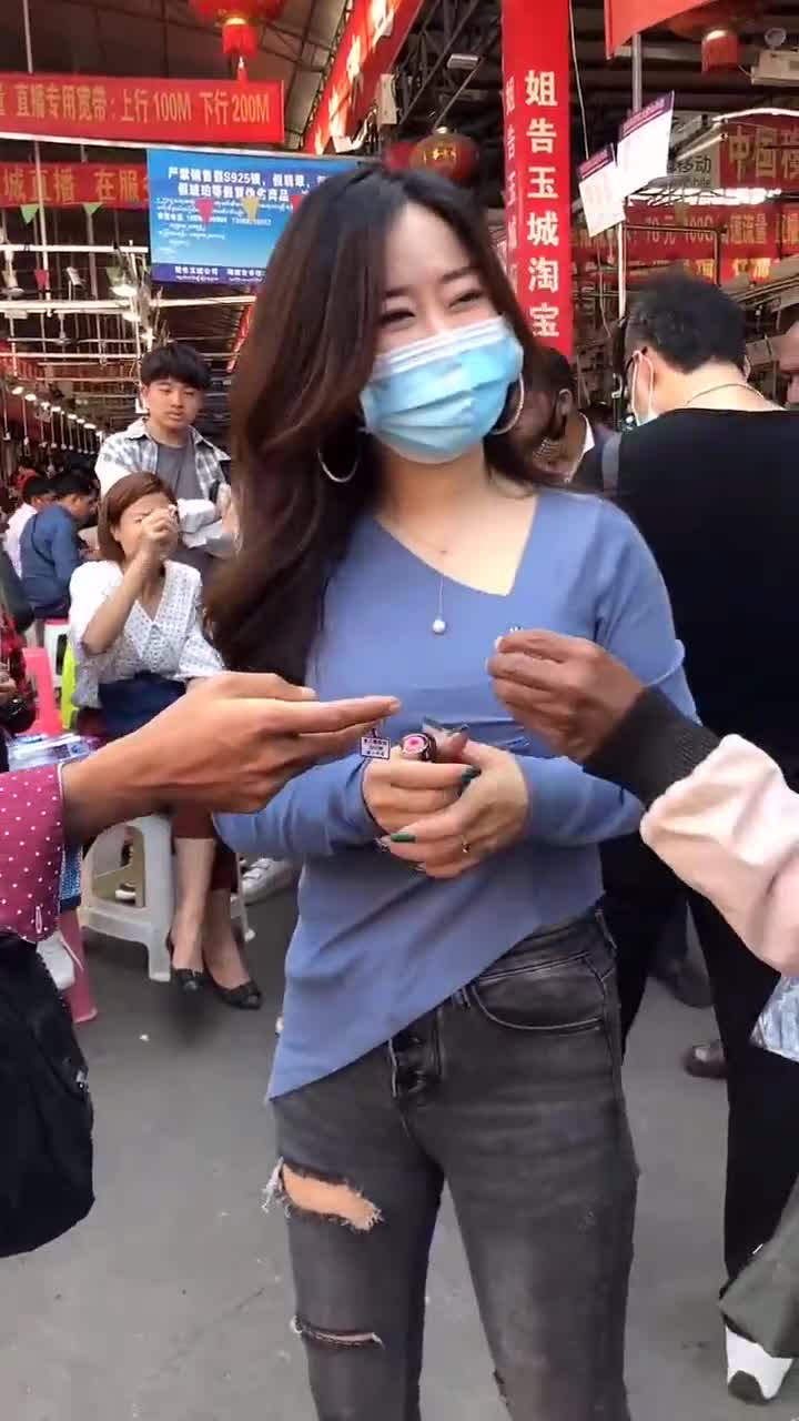 老板娘去缅甸进口翡翠,质量要求非常高,这价格能进到货吗