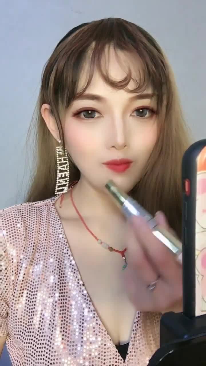 奢姿摩登国际水:你问我为什么对你不够热情