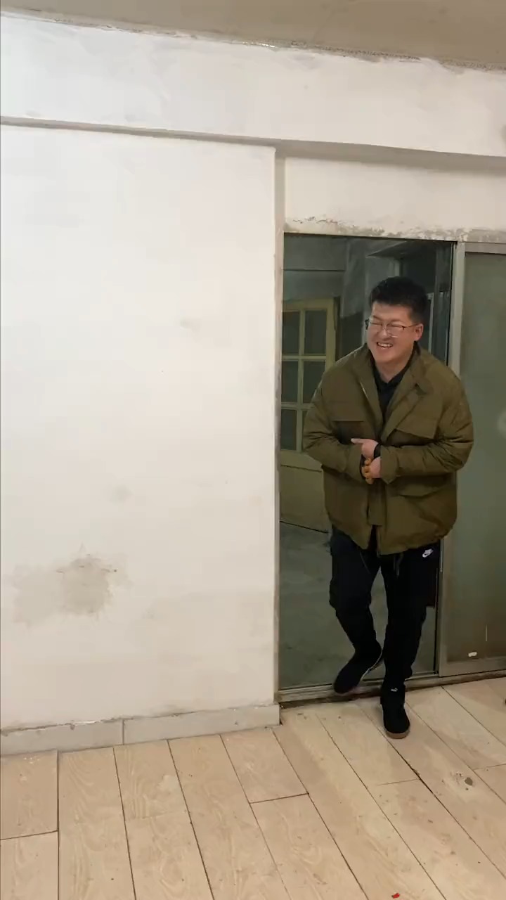 究竟为啥呢你们给我分析分析@唐人小哥#搞笑段子#搞笑段子剧