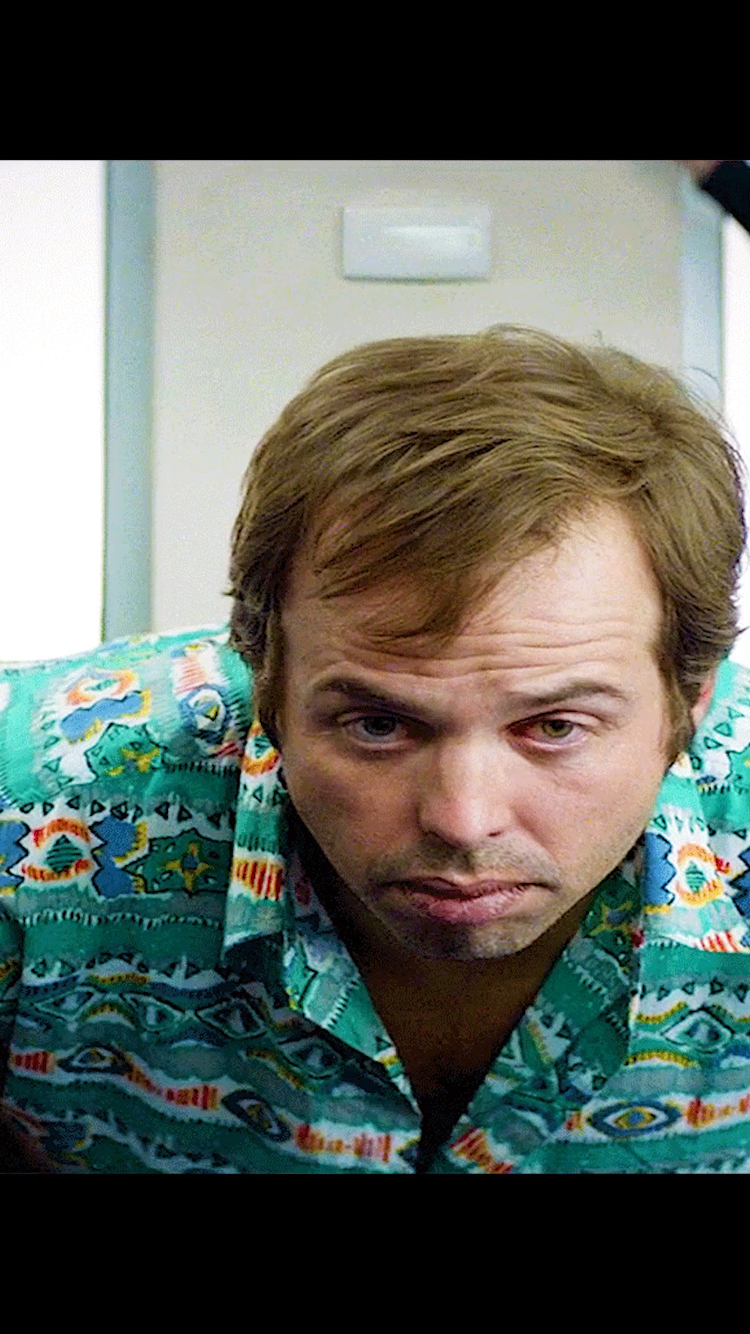 电影解说爆笑解说小伙为了活命被迫挑战12天不拉粑粑