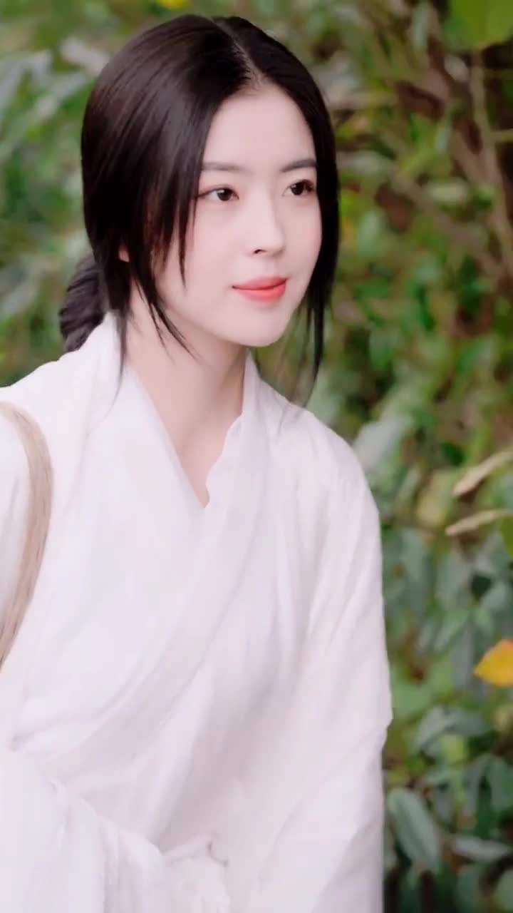 我要上热门#"晨兴理荒秽带月荷锄归"给你5万陪