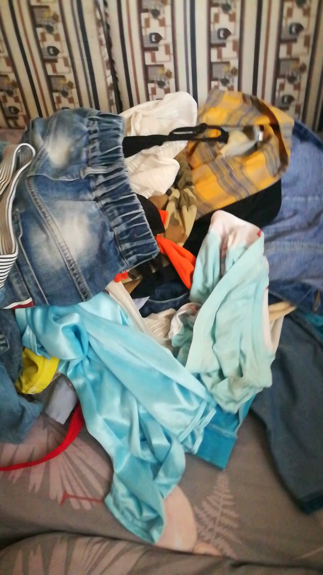 带上全民去旅行#这么一堆衣服,好难洗