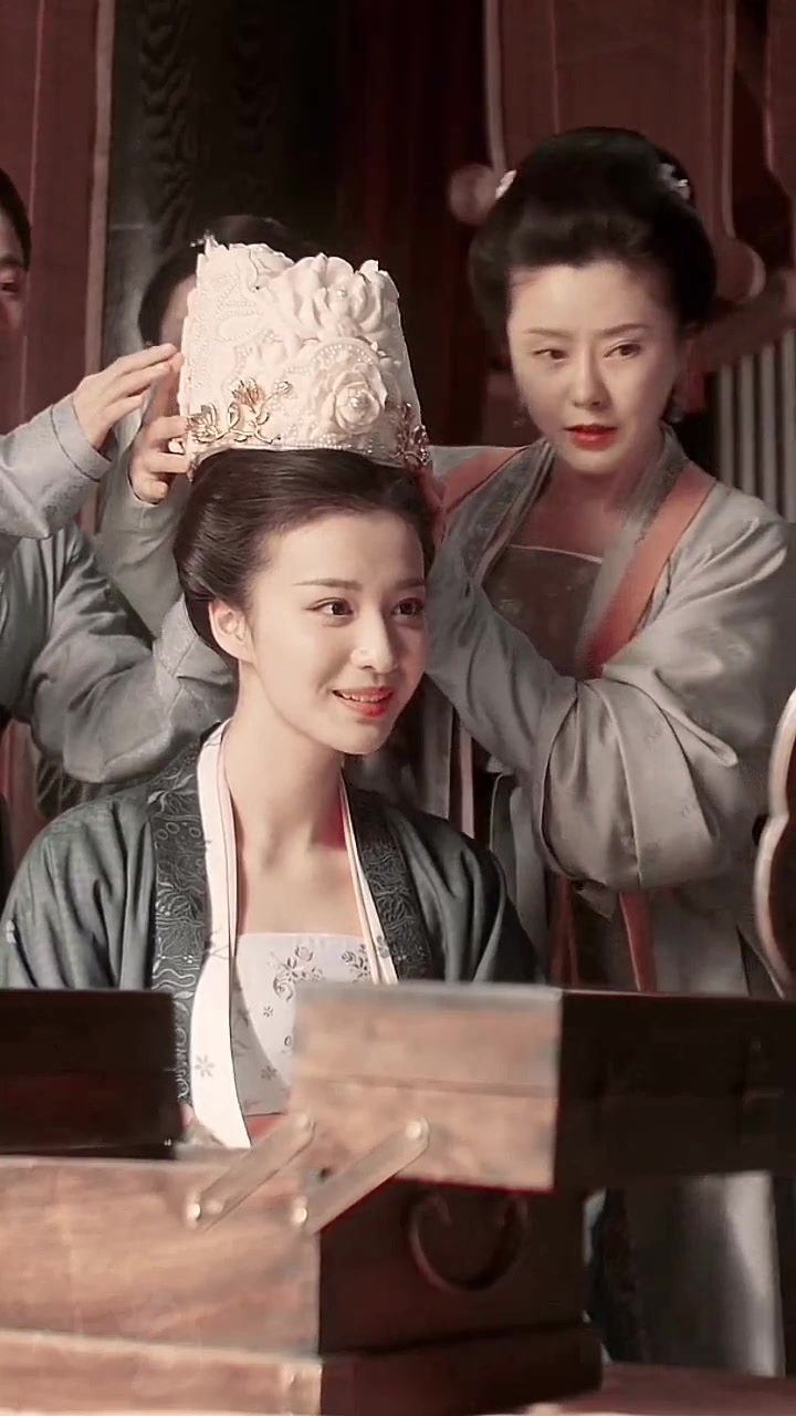 看看我们张贵妃的衣橱清平乐王楚然