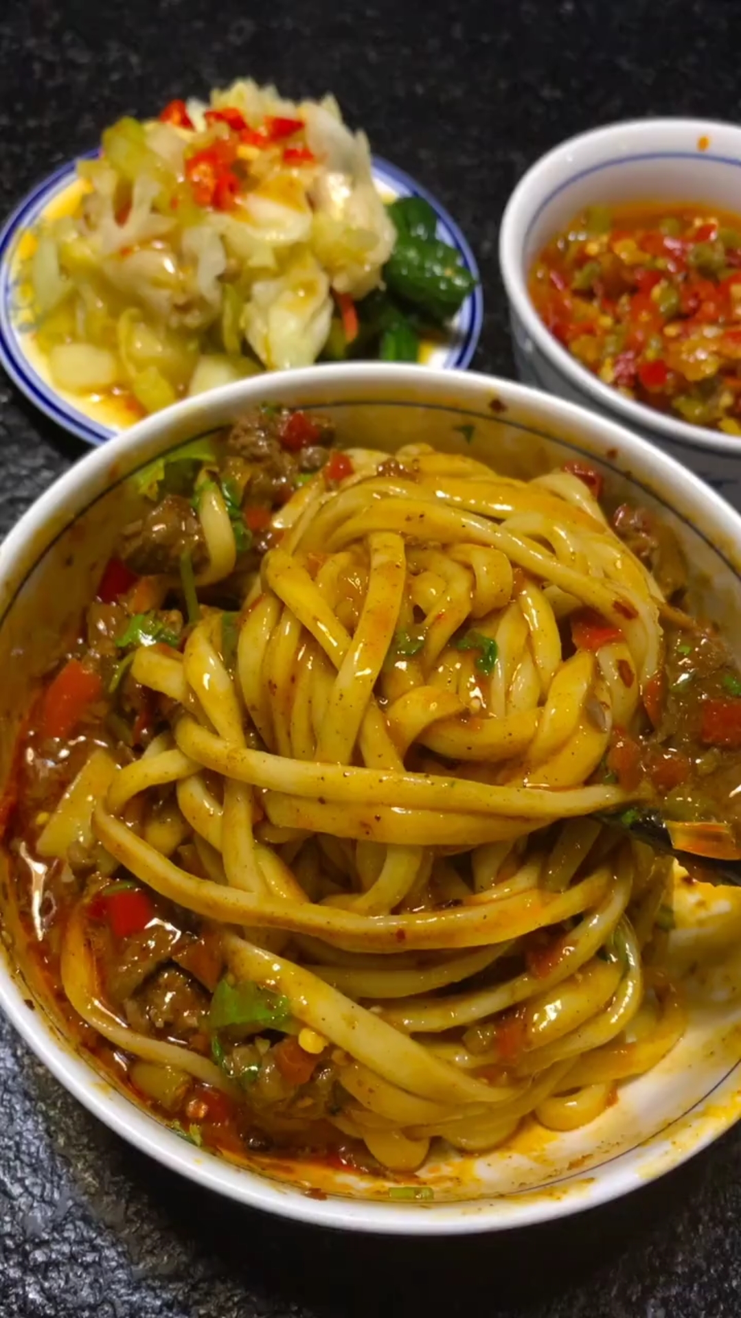 金牌剁椒干拌面好吃的很