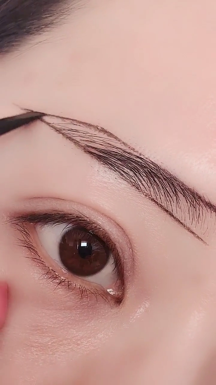 简单易学还好看的一字眉教程,一看就会