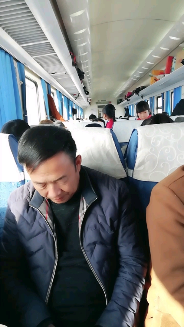 z6205客车9号车厢