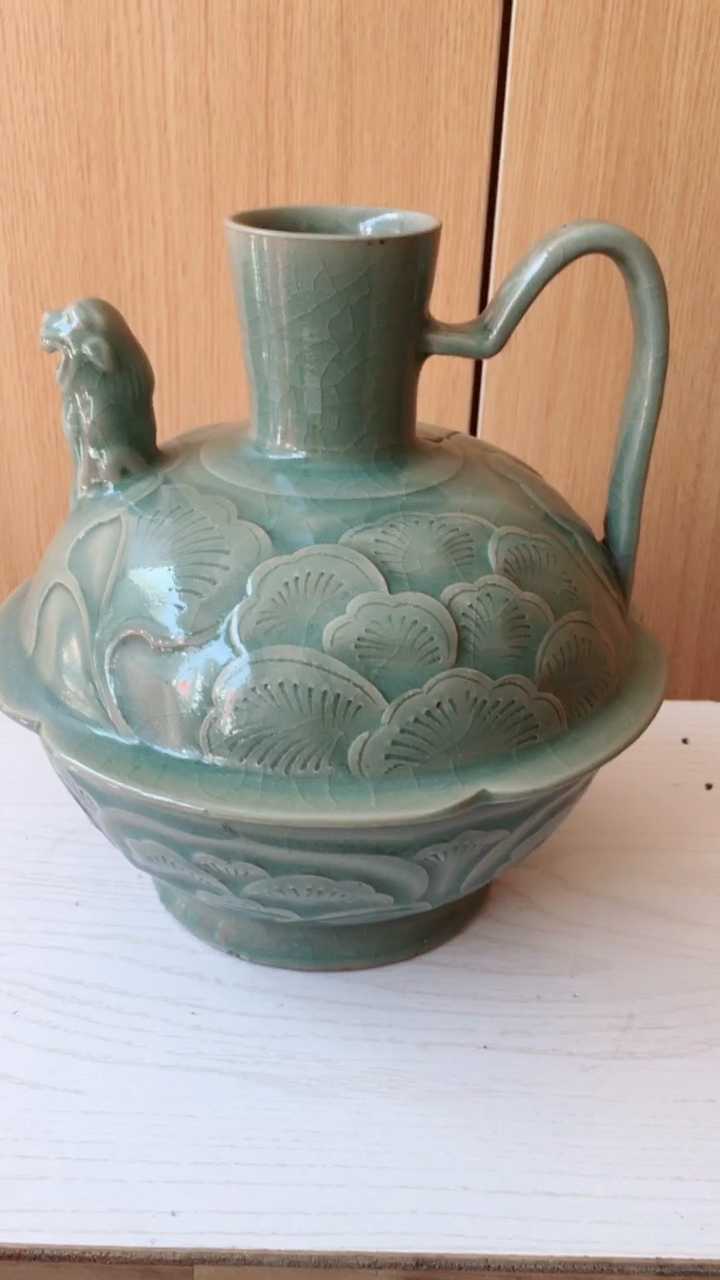 宋代耀州窑刻花狗头壶完整