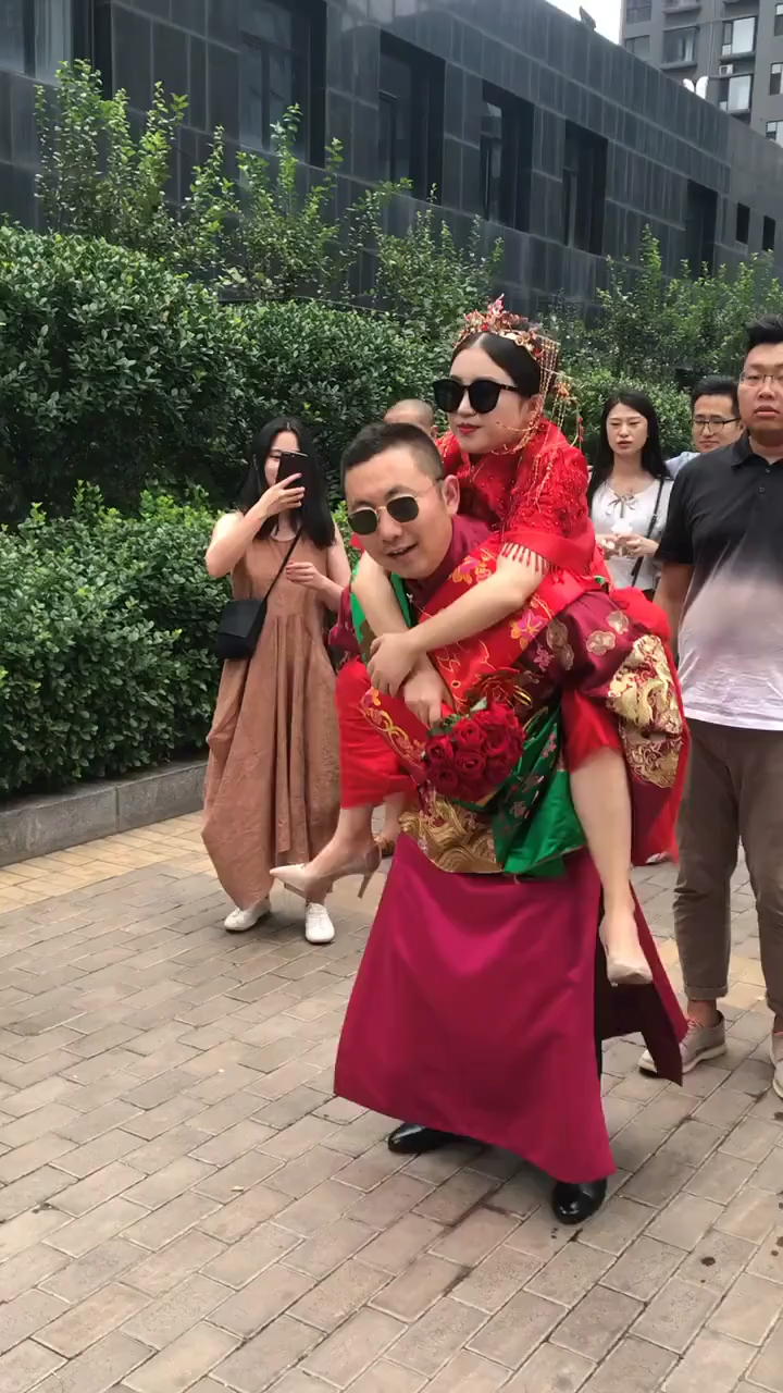 背新娘子喽!好开森!