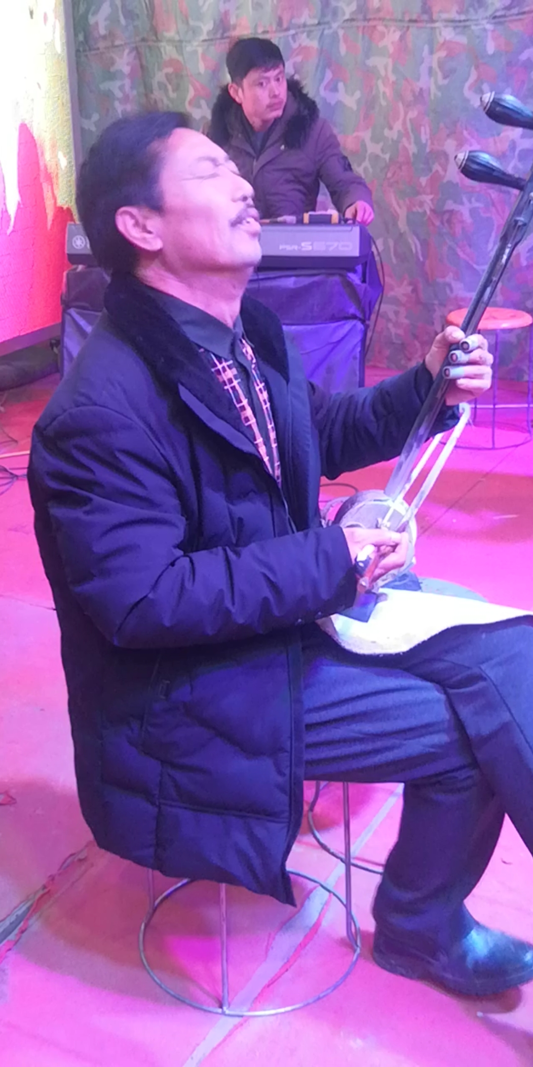 乐器达人#网传红透半边天的小胡子老师!