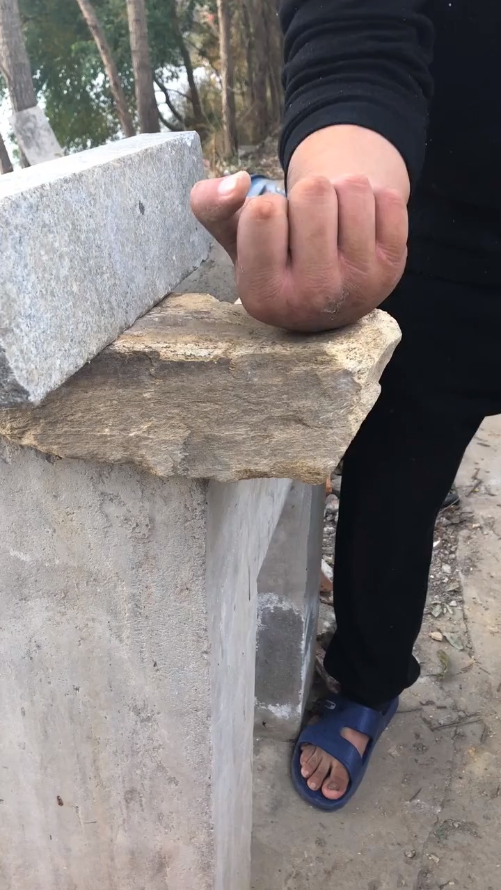 手背开石头!!危险动作,请勿模仿