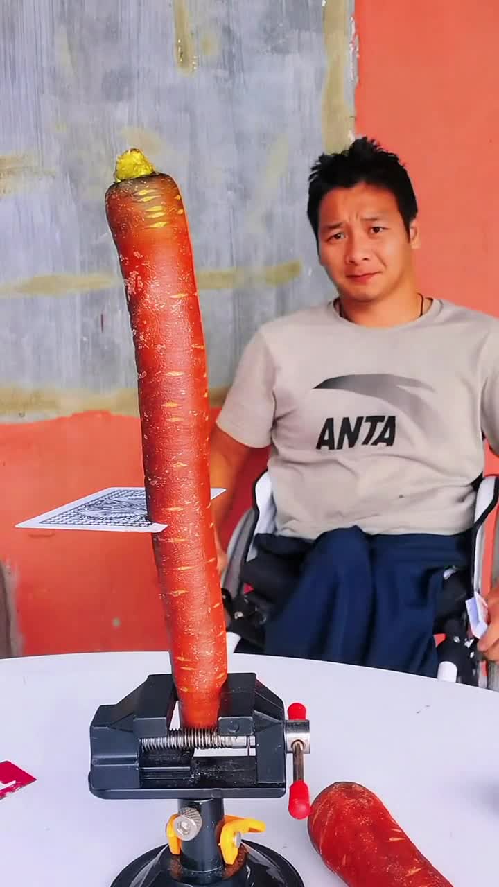 我要上热门#这玩意挺硬啊,扔了好几张牌,都不坏的吗