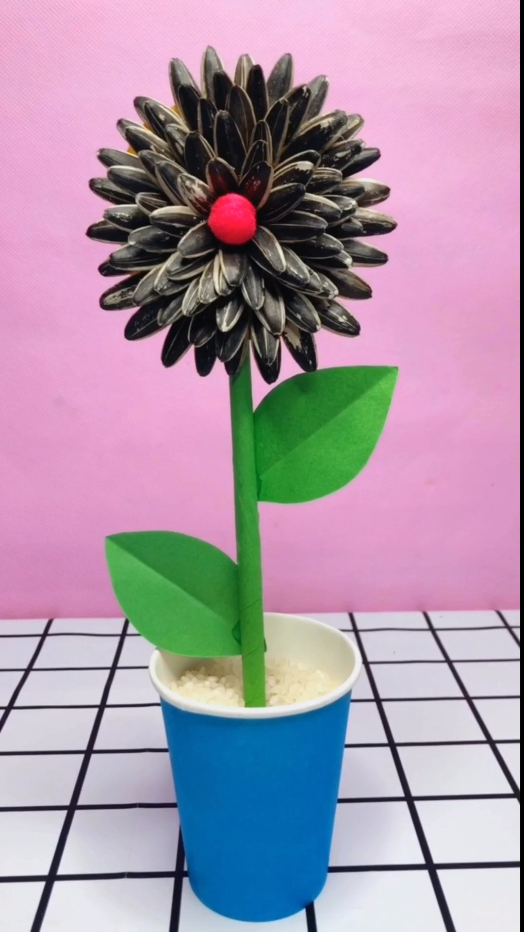 废物利用#瓜子壳不要丢哦,和宝宝一起做个向日葵