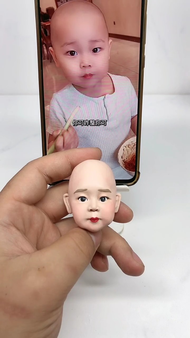 可爱搞笑好宝宝小橙子大葱蘸酱这块太像山东人