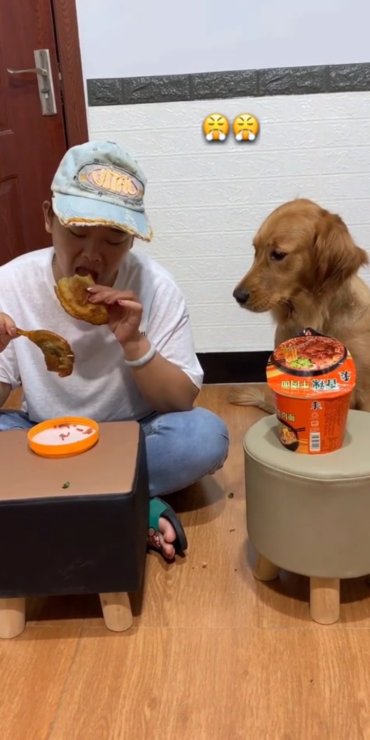 吃着碗里的,看着锅里的,咋就没看见一旁的狗子哈喇子淌一地