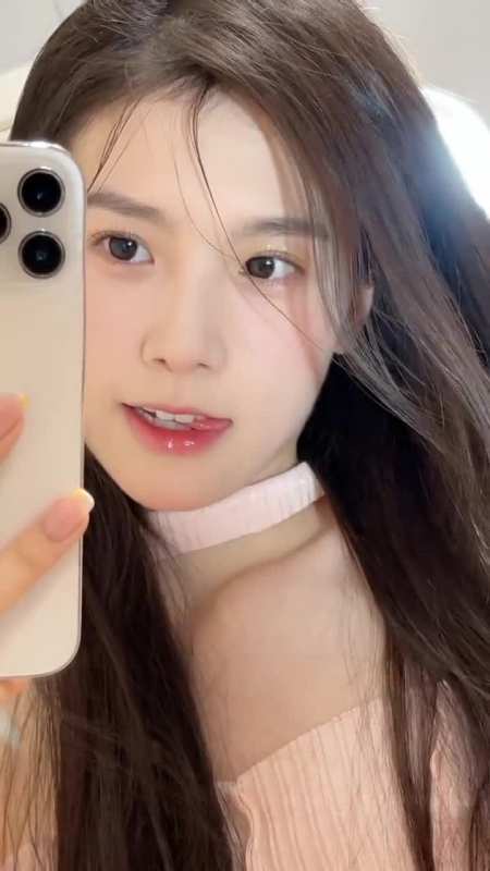 看美女时间到,哪个小姐姐的wink杀甜到你心里了你躲得过大数据也躲