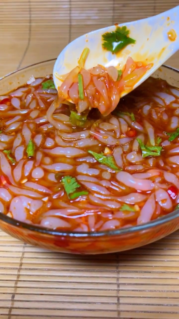 天热了,来一碗酸辣漏鱼太爽啦!