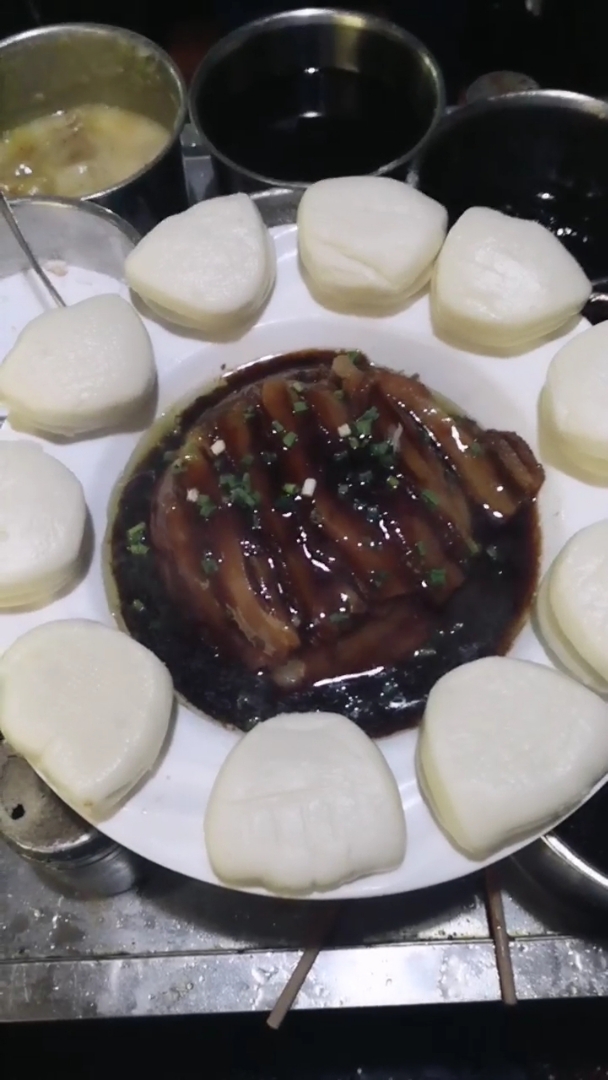 梅干菜扣肉夹饼