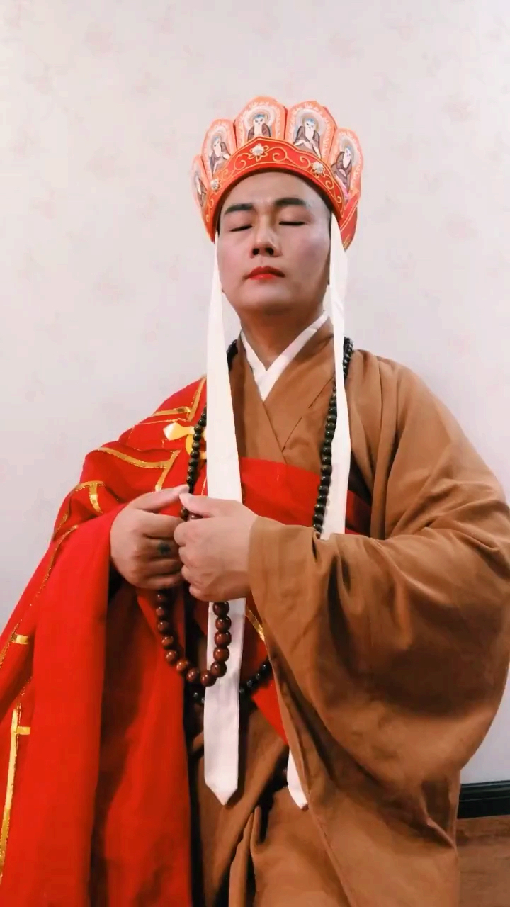 唐僧师傅把紧箍咒忘了.