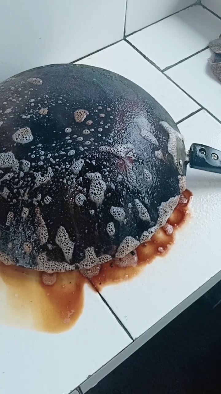 本人实拍婆婆家黑锅底