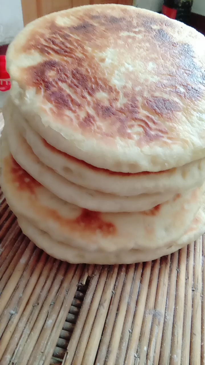 自己烙的发面饼