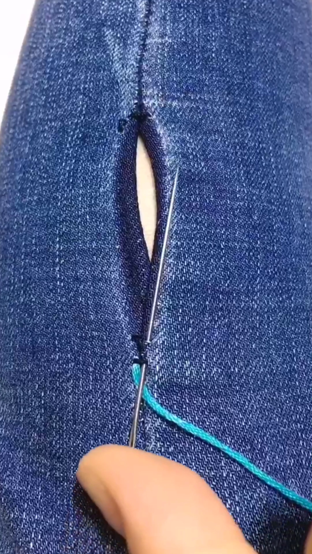 针线活#裤子破成这样了,教你最简单一招