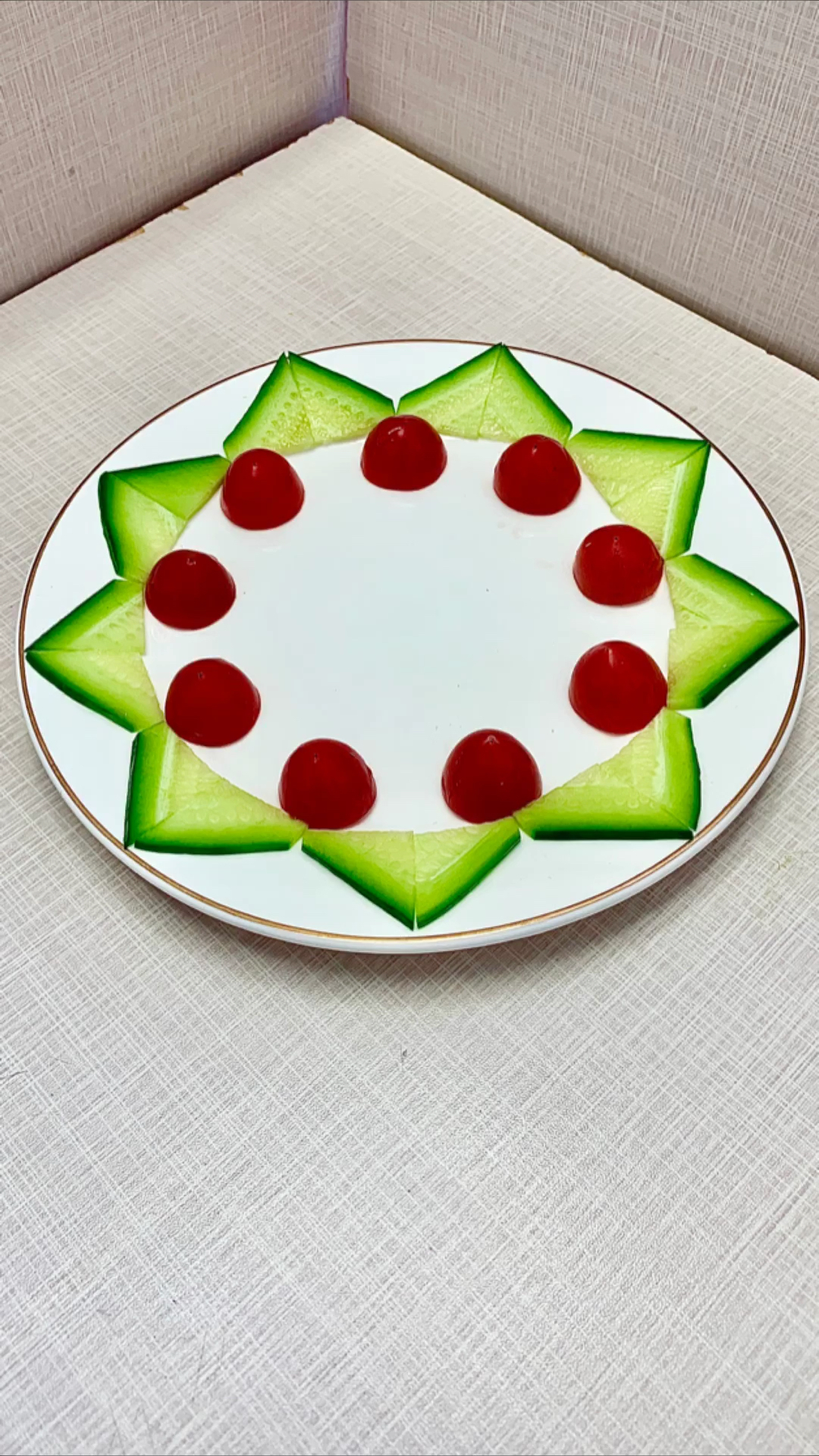 我要上热门#简单围边盘饰