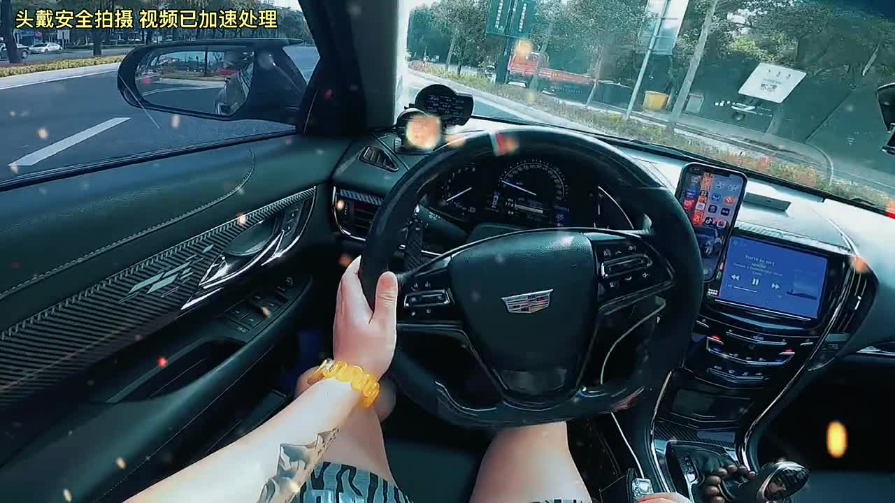 手牌忘退总台了,回去退一下吧#凯迪拉克#第一视角