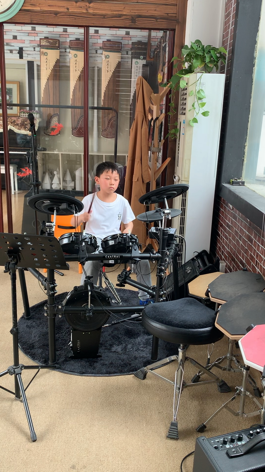 练习架子鼓《着魔》