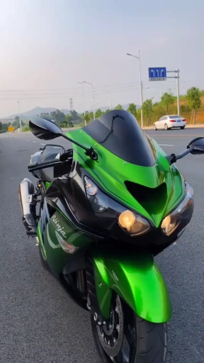 川崎六眼魔神1400排量 陆地飞行器