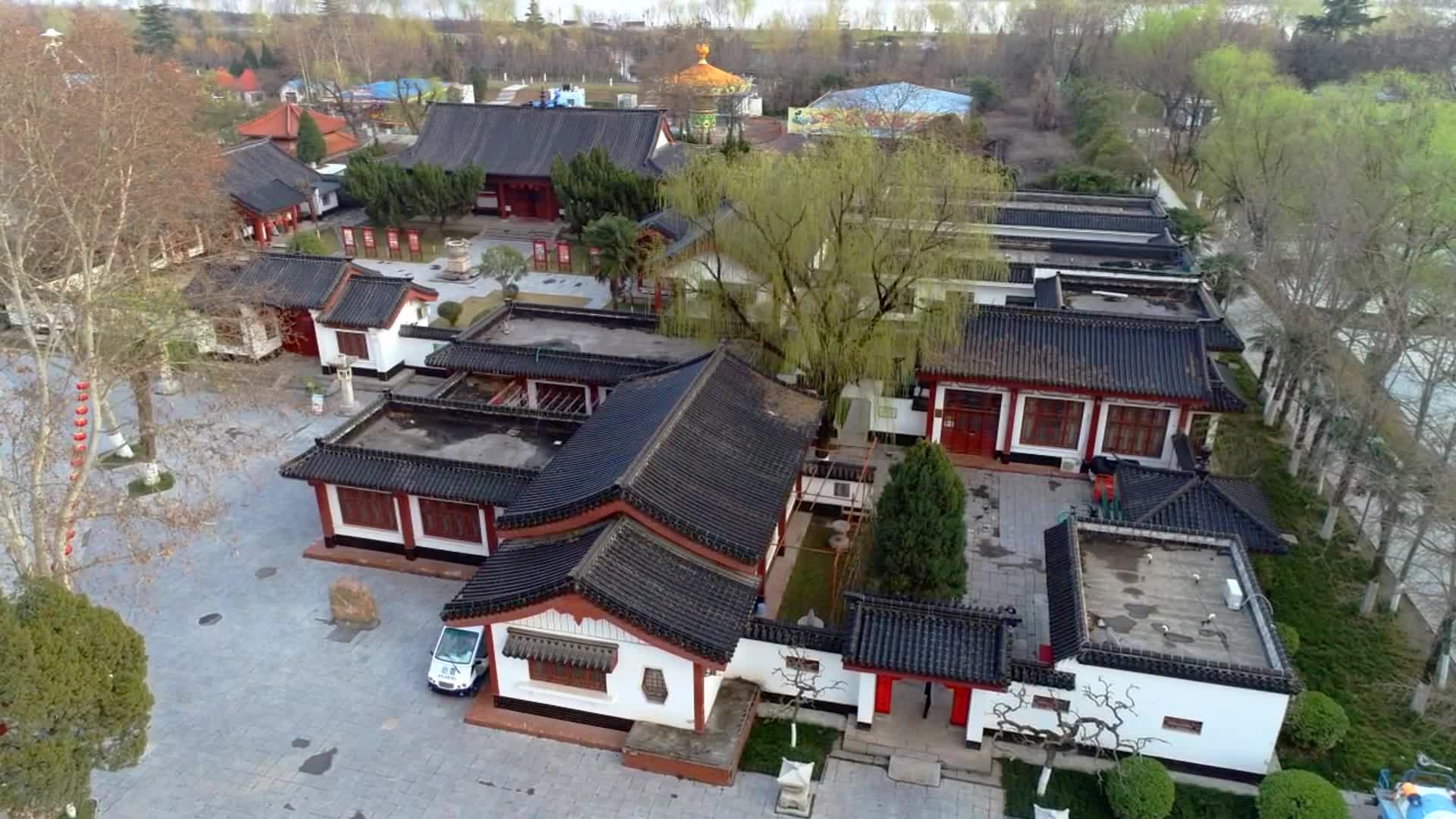 航拍咸阳市秦苑(渭滨公园)