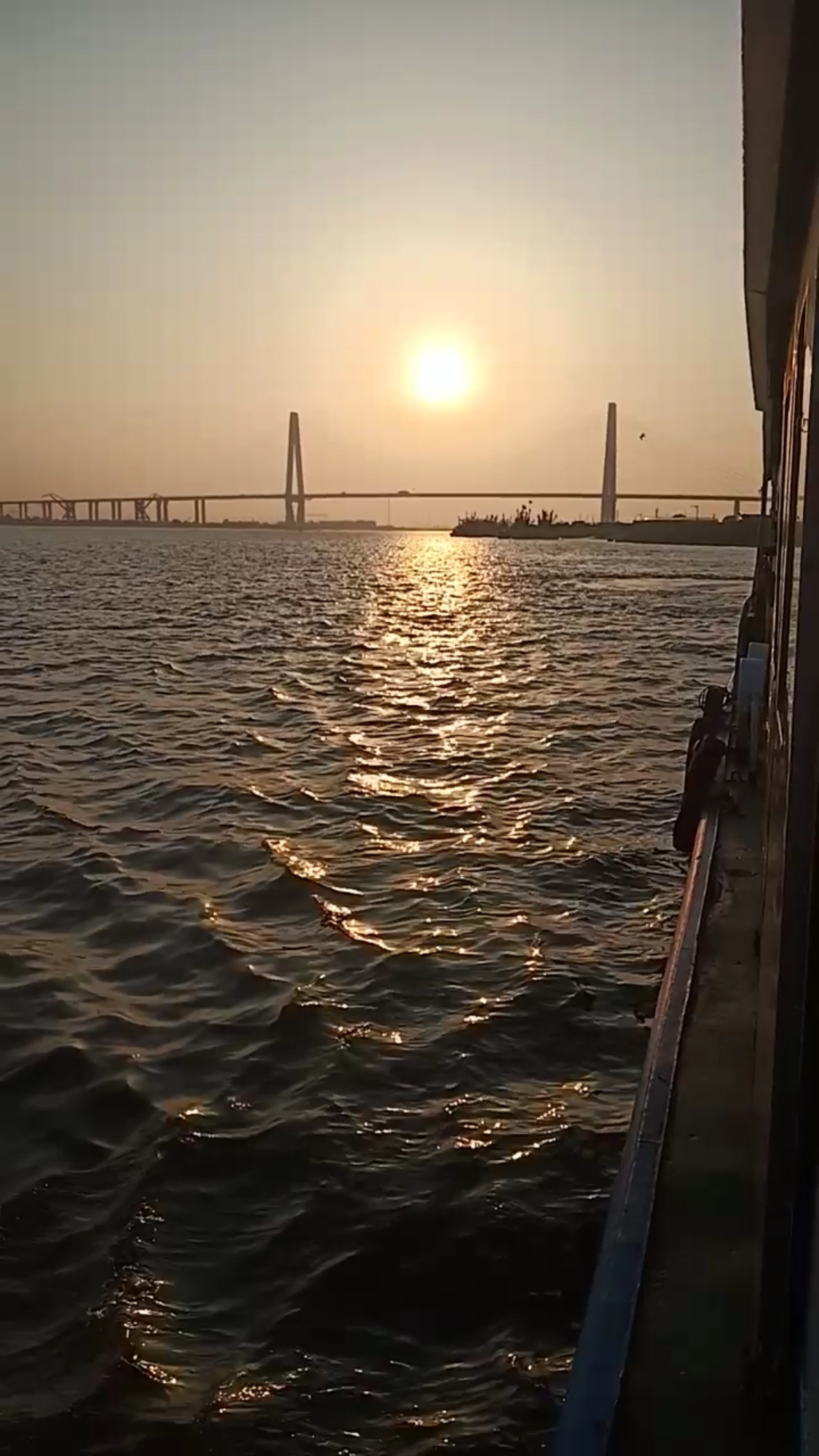 夏日旅行目的地#营口渡口晚上一元坐船这景色