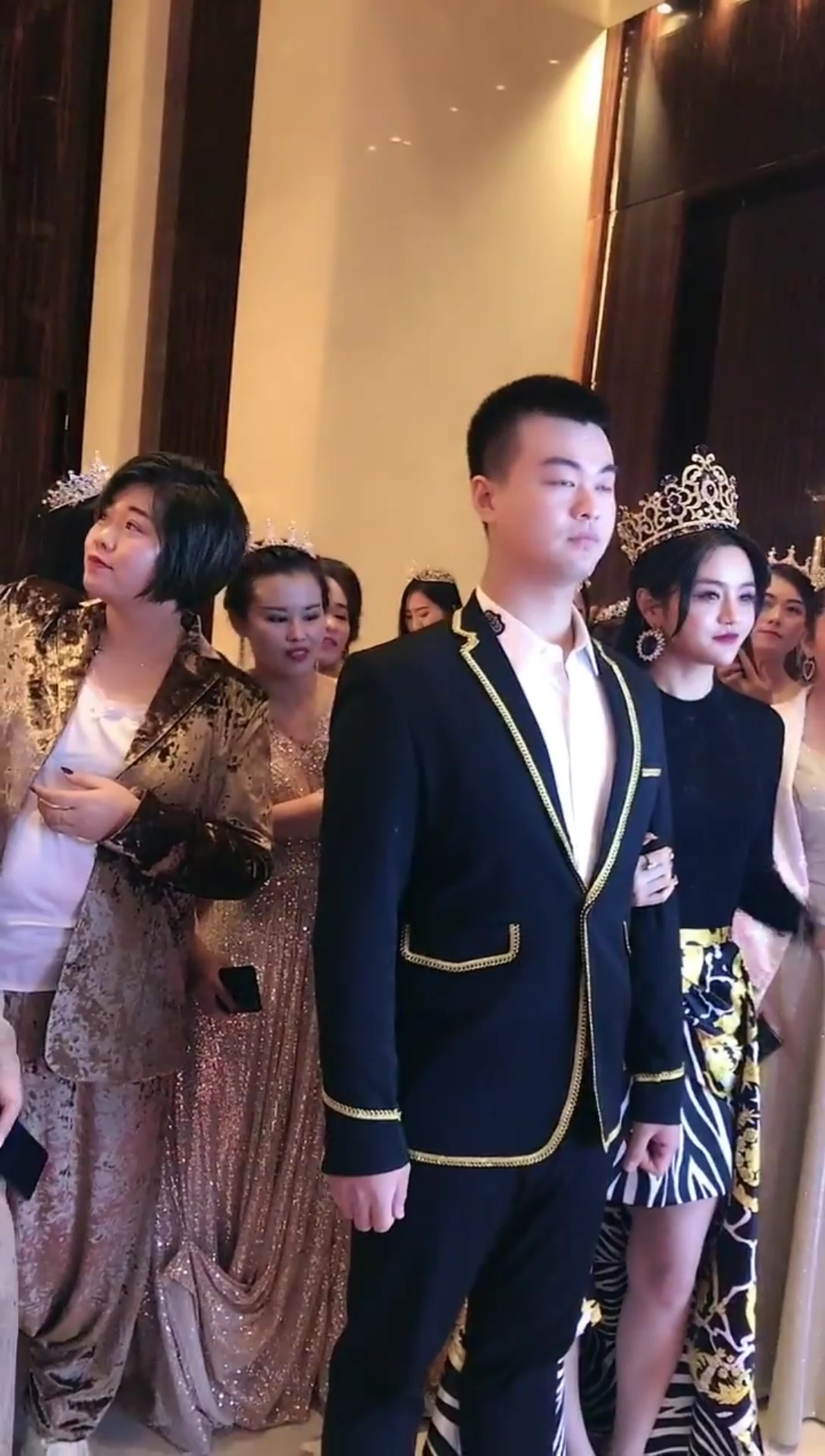 狼才女貌,好般配!