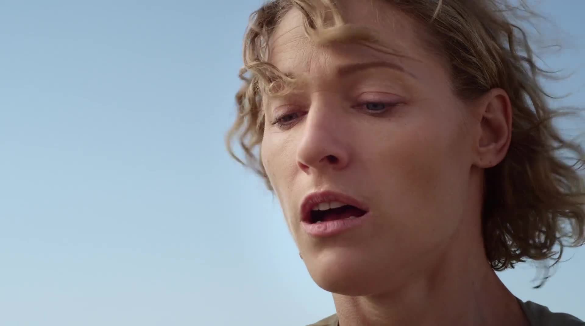 鲨鱼星球:鲨鱼飞了起来,一口把直升机咬掉,众人绝望了