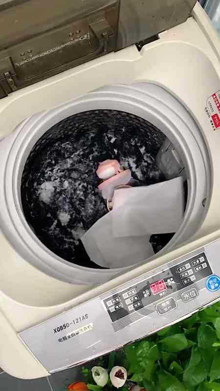 我要上热门#洗衣机洗衣服总是粘很多毛毛,太头疼了