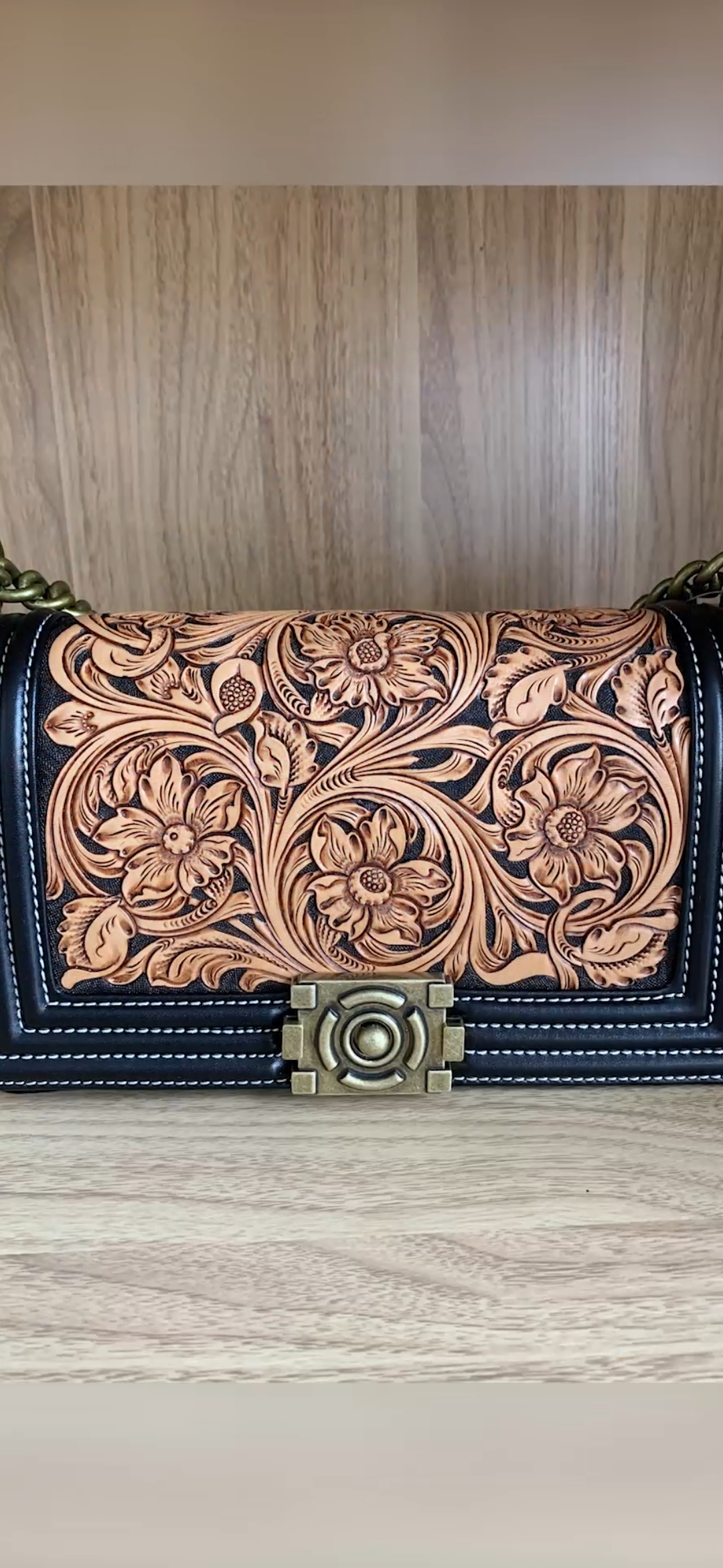 手工制作#这款充满艺术性的皮雕包太漂亮了!你爱了吗?