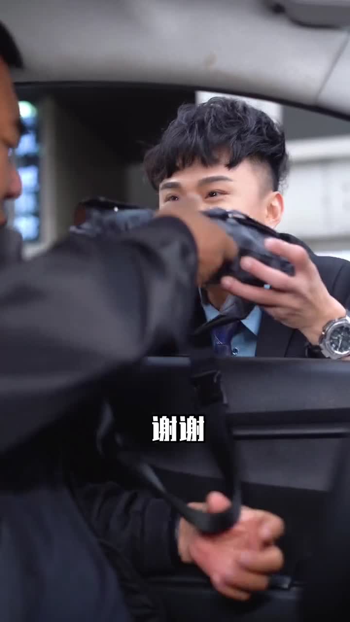 匆老爸你是怎么做到一出门就能把我给丢了呢