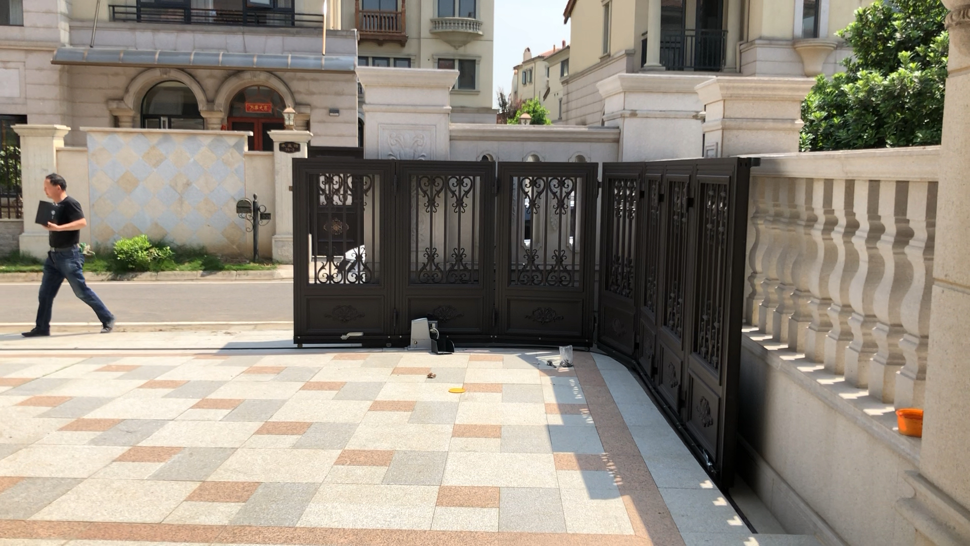 转弯平移庭院门