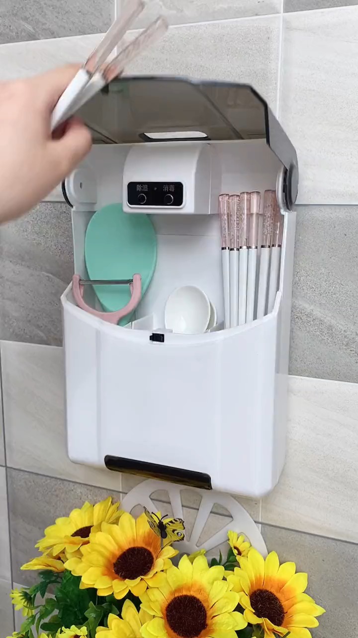 筷子筒潮湿就容易滋生细菌,可以试试这款自带除湿消毒功能的筷子筒
