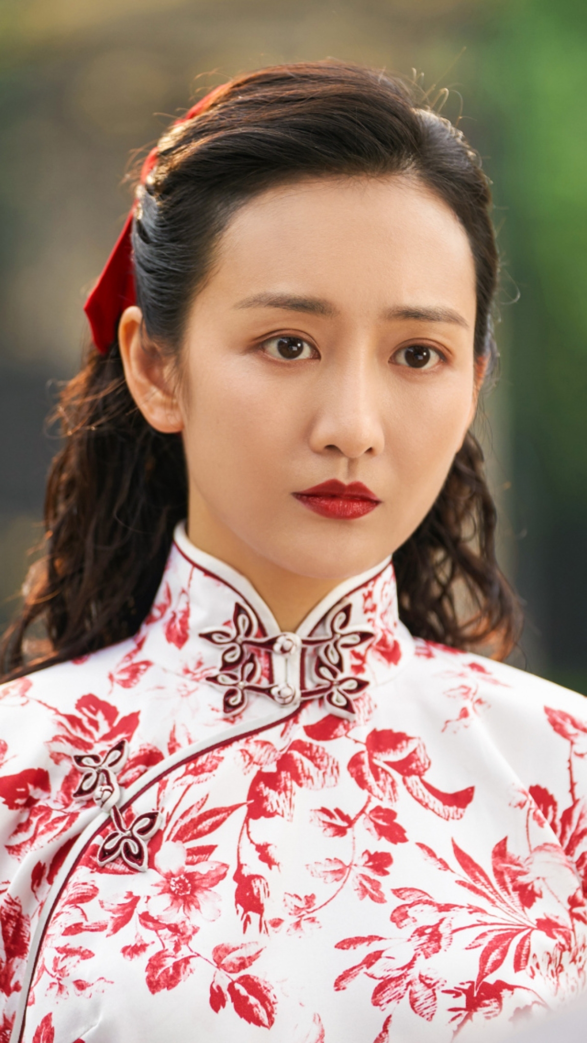 明星#王欧穿朴素的旗袍,确什耐看