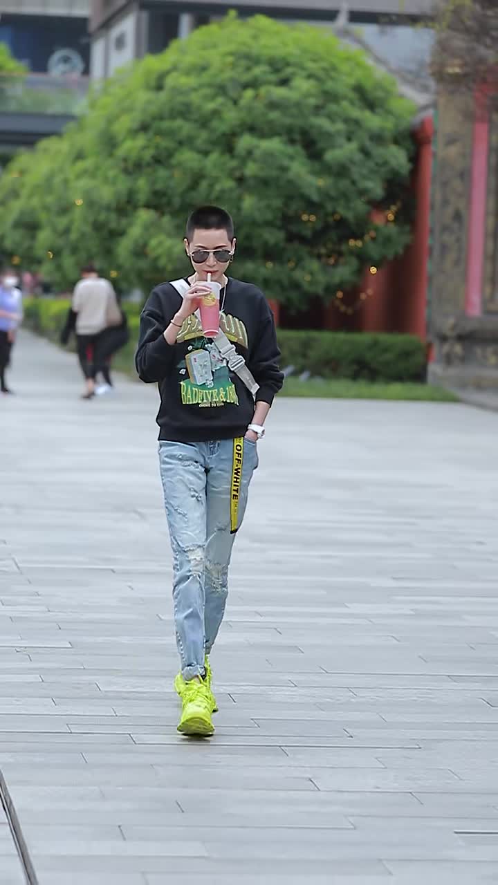 全民自拍玉总的街拍百看不厌