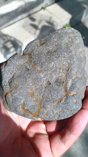 极品石陨石 密度38 中磁性 融流线完美 (精品龟裂纹)