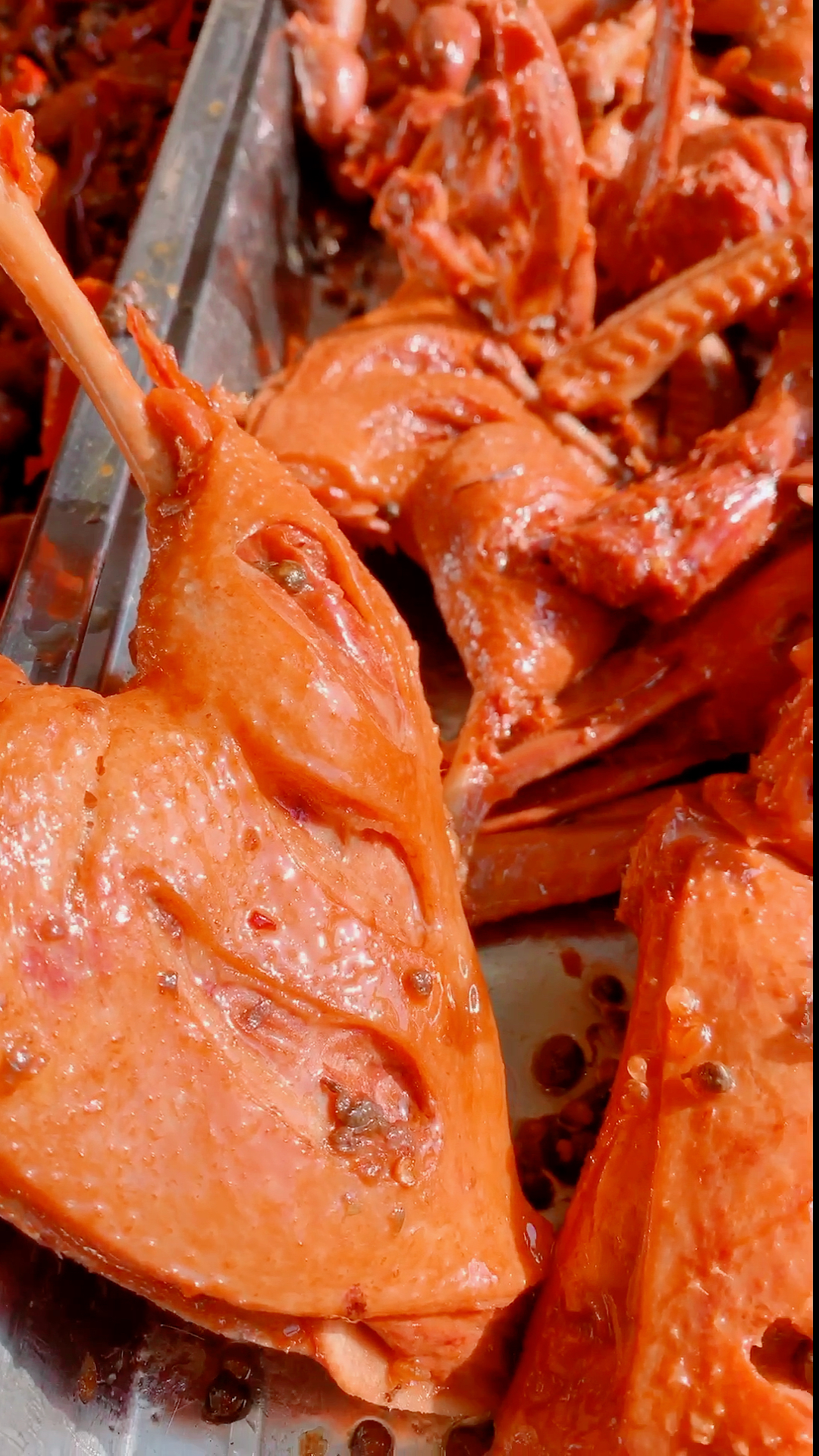 家乡特色美食#麻辣鸭腿出锅啦