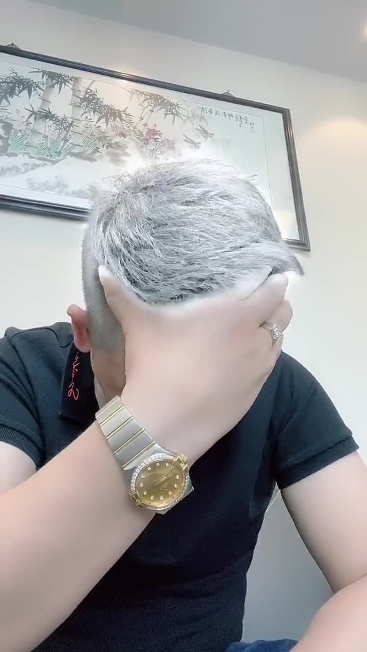 一夜成白发老头了