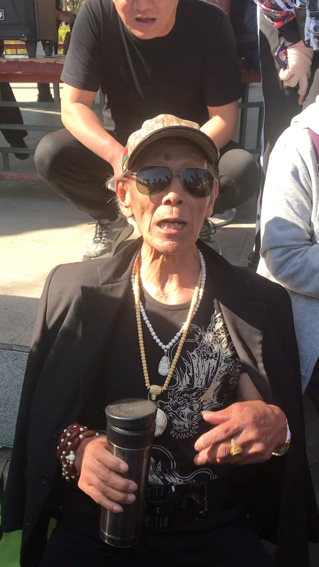 80岁网红张大爷